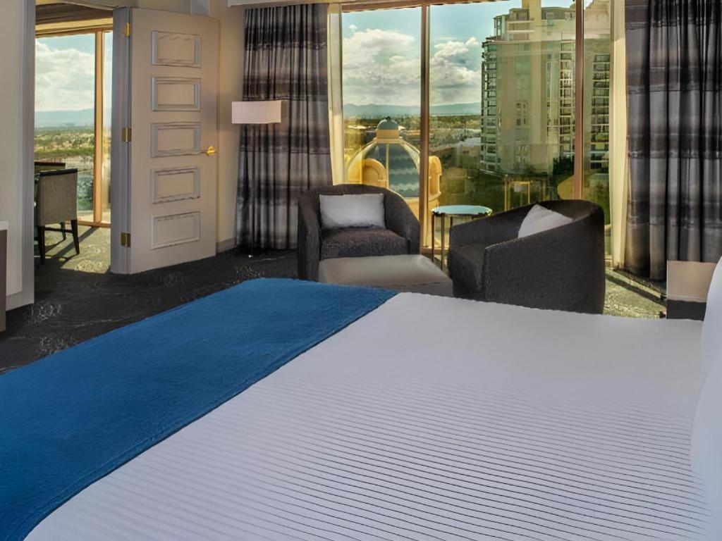 Resort Suncoast And Casino Las Vegas