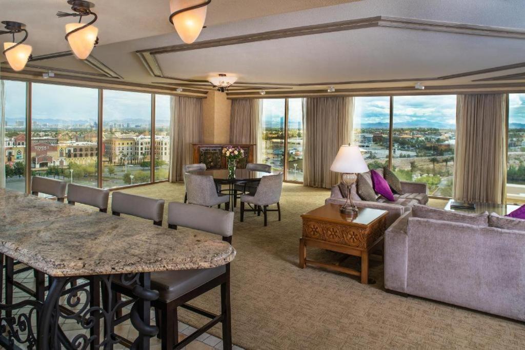 Suncoast And Casino 4*