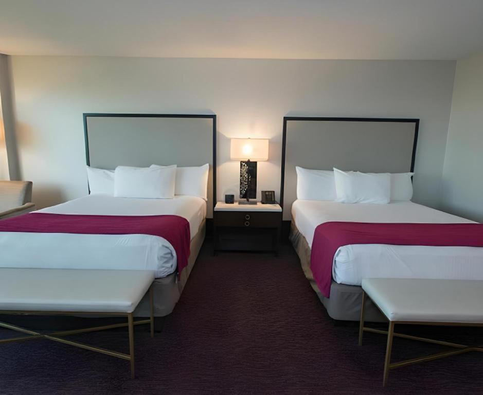 Suncoast Y Casino Resort 4*